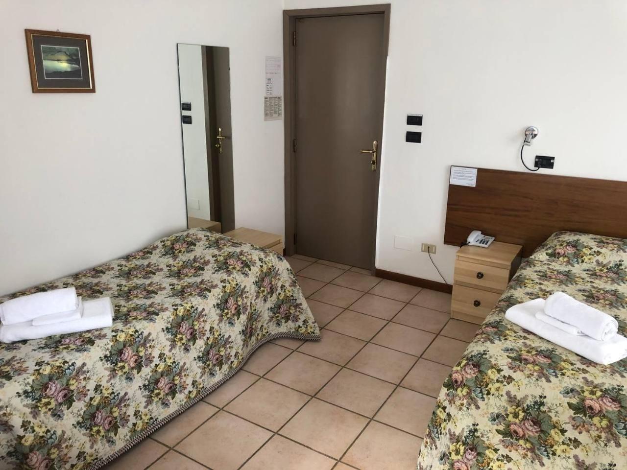 Be Me Hotel Helvetia Tabiano Terme Kültér fotó